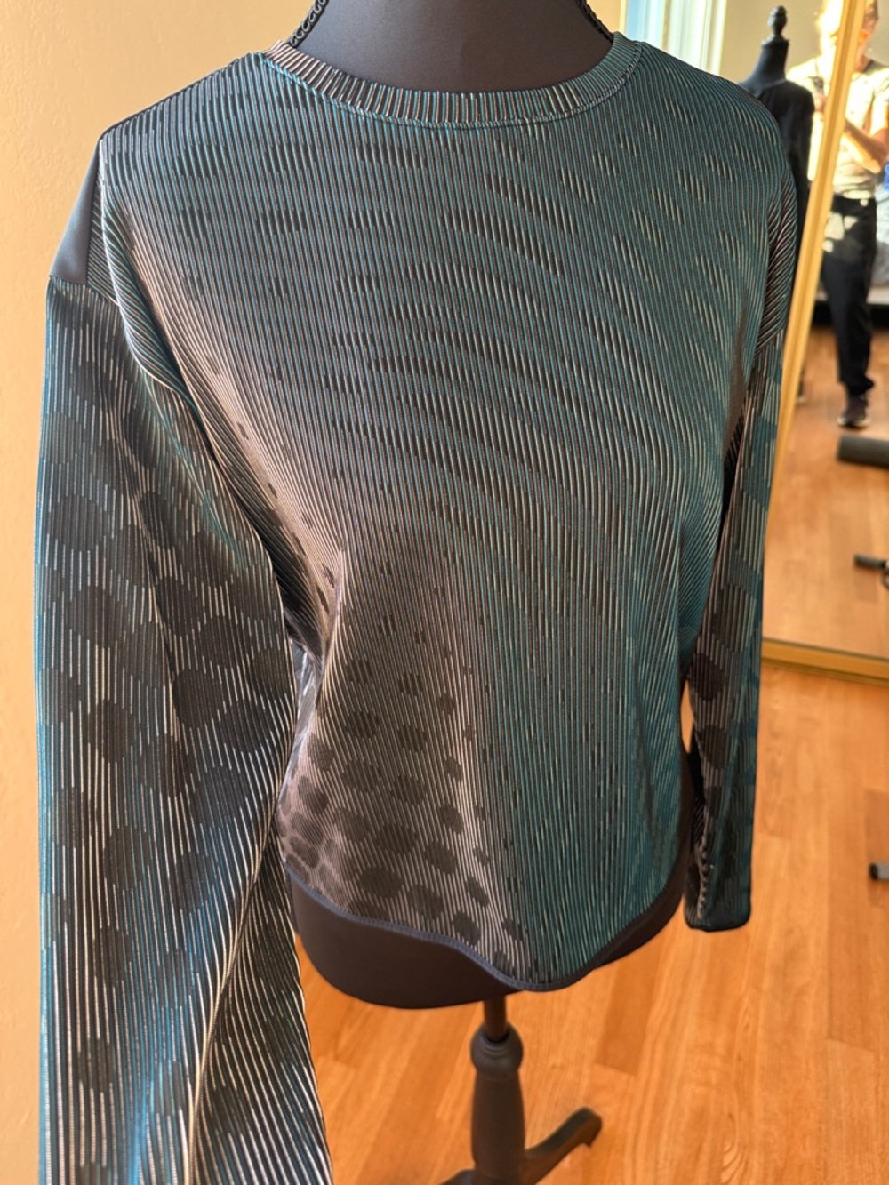 Nike Running Division Long Sleeve Performance Top,size XS - Picture 6 of 7